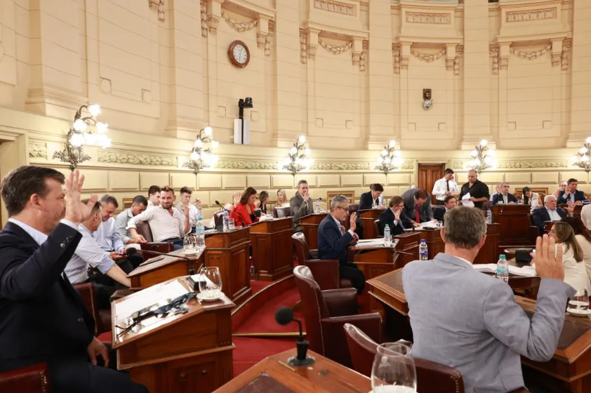 El Senado de Santa Fe dio media sanción a la nueva Ley Orgánica de Municipios y el proyecto pasó a Diputados