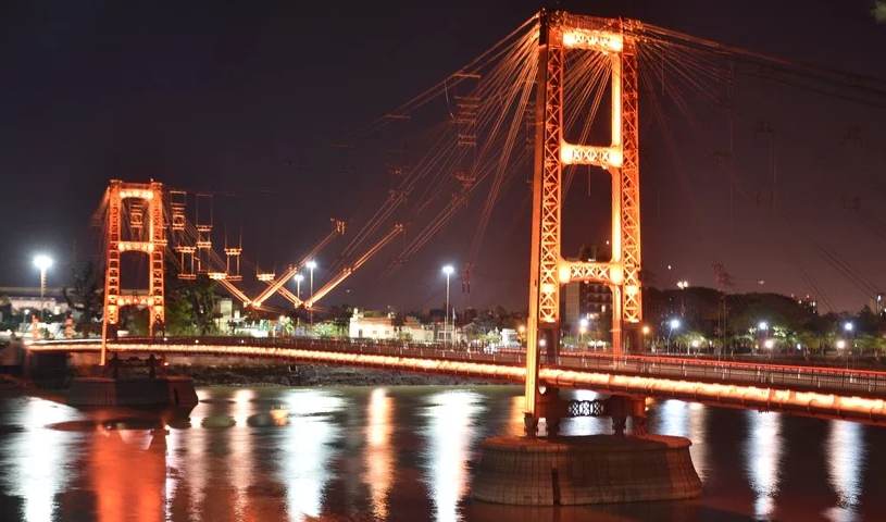 Puente Colgante: inician el recambio de luces y habrá cortes diarios de tránsito