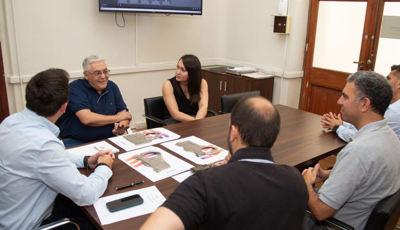 Continúa con la devolución de placas de bronce sustraídas de cementerios | Información General