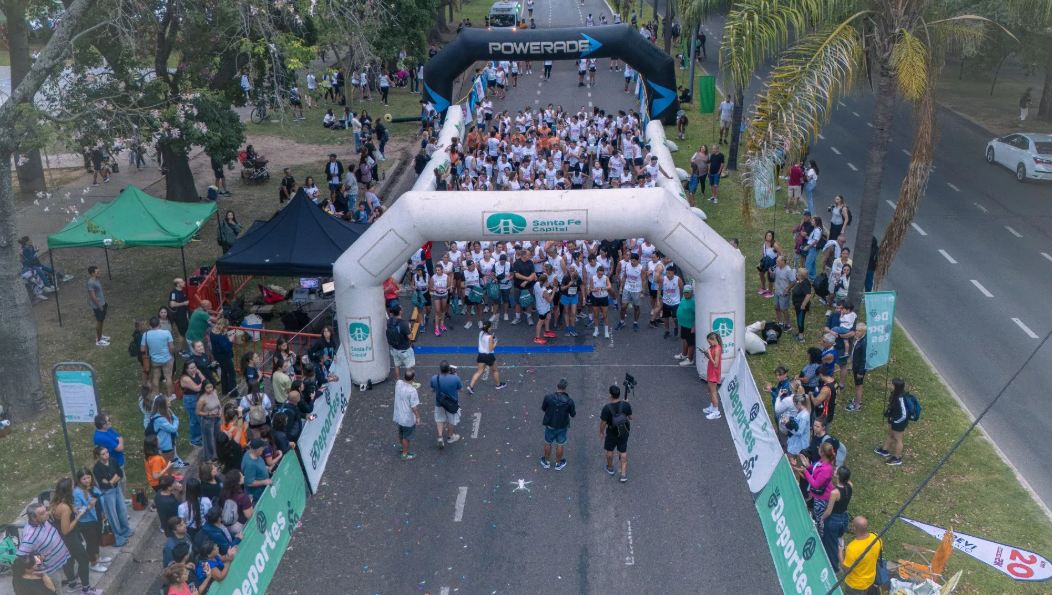Maratón Santa Fe 2026: más de 1.200 corredores protagonizaron el regreso de los 21K a la Costanera | Información General