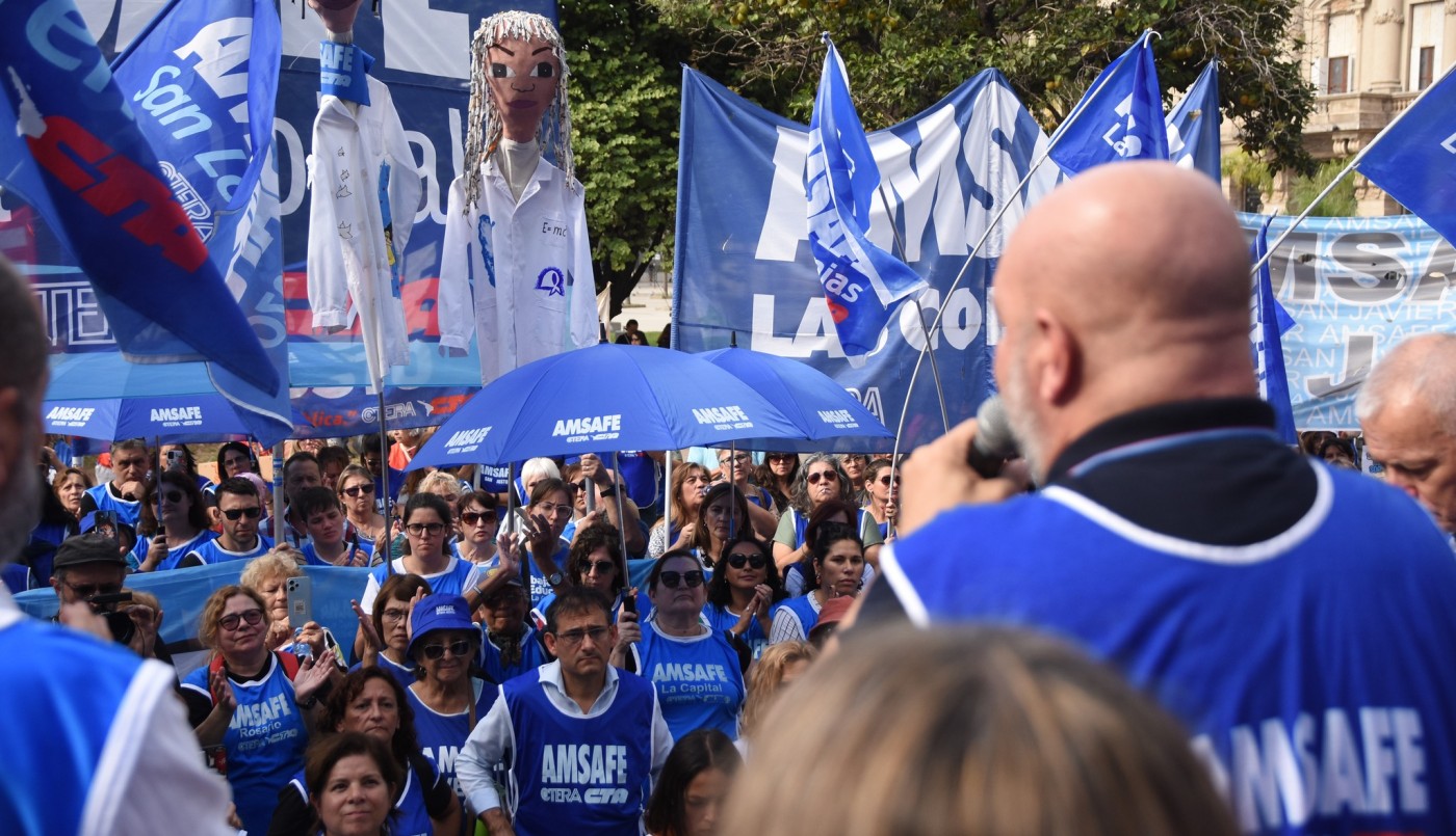 Continúa la protesta docente: se intalará una "carpa blanca" en Reconquista | Información General