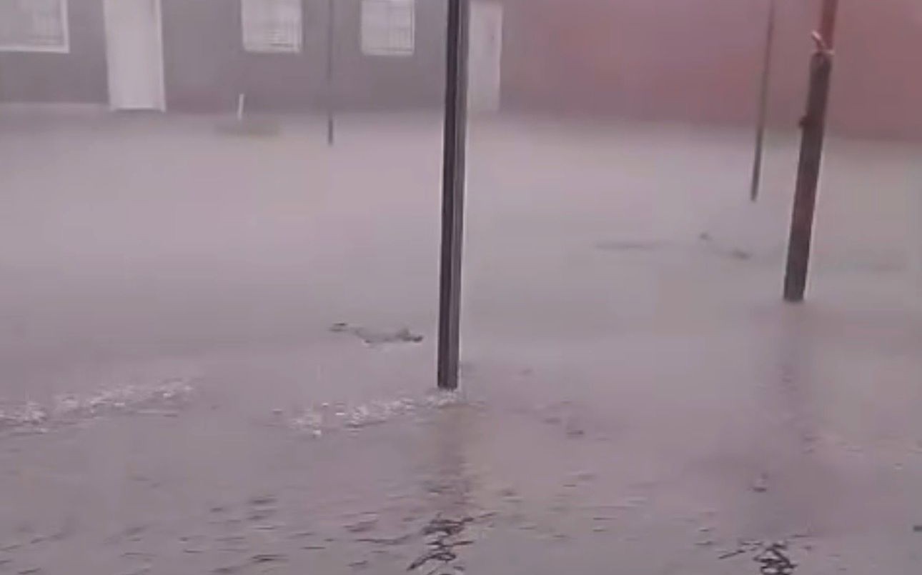 La escuela San Martín de Porres quedó bajo agua en barrio Las Lomas | Noticias