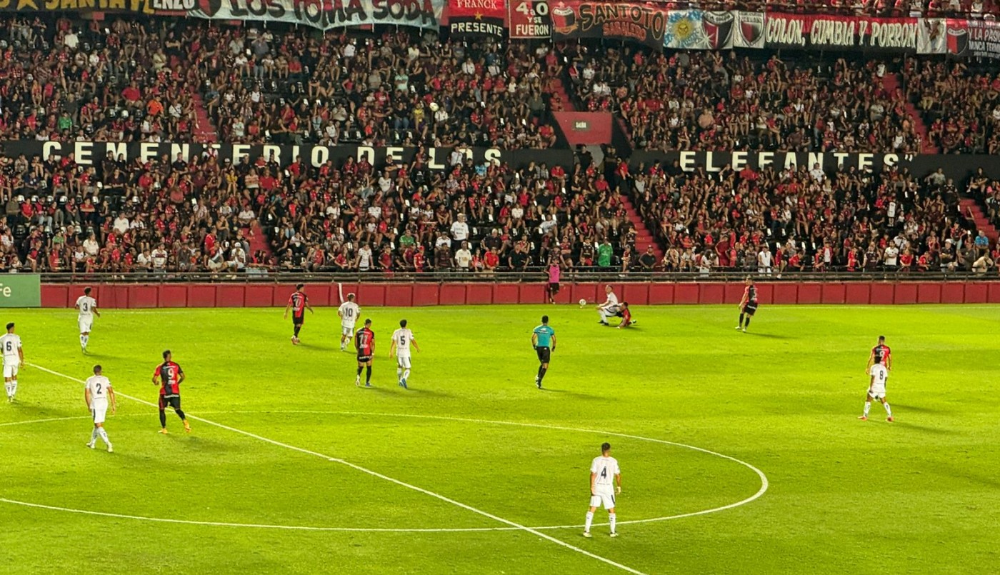 Colón no puede con Acasusso: cero a cero al finalizar el primer tiempo | Noticias