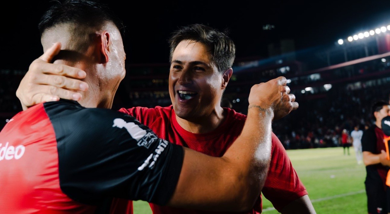 Colón se atreve a soñar: ganó y es único puntero en su zona | Deportes