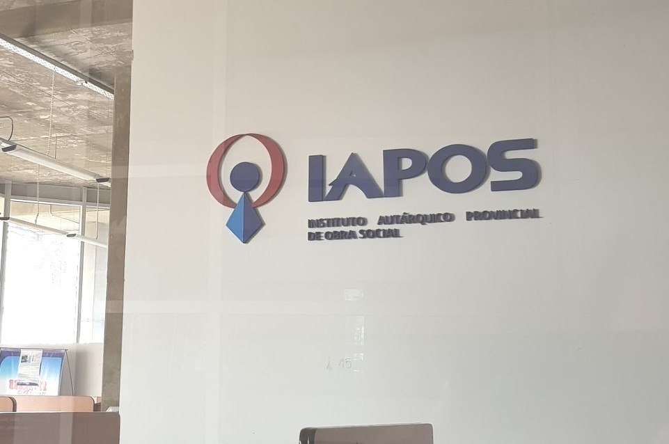 IAPOS: advierten sanciones a médicos que cobren "plus" y agilizan reintegros | Información General