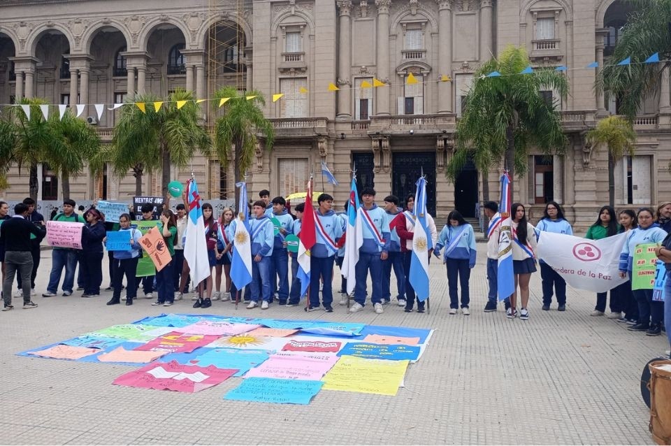 Estudiantes lanzan “Yo quiero estar en la escuela” contra la violencia | Noticias