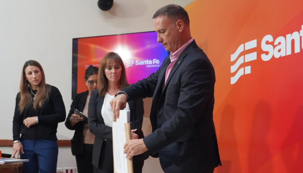 Santa Fe invertirá $52.000 millones para reparar más de 4.500 km de rutas provinciales | Información General