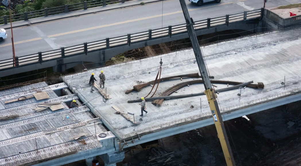 Puente Santa Fe–Santo Tomé: llegó la lanzadora de vigas desde Asia | Información General