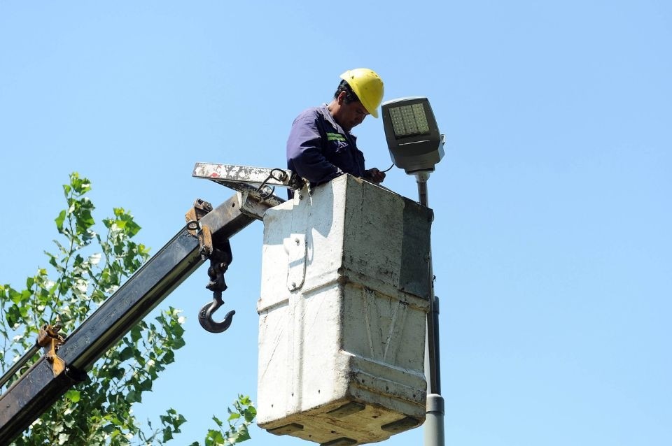 Alumbrado público: la Municipalidad cambia a luces led en tres nuevos barrios durante junio | Información General