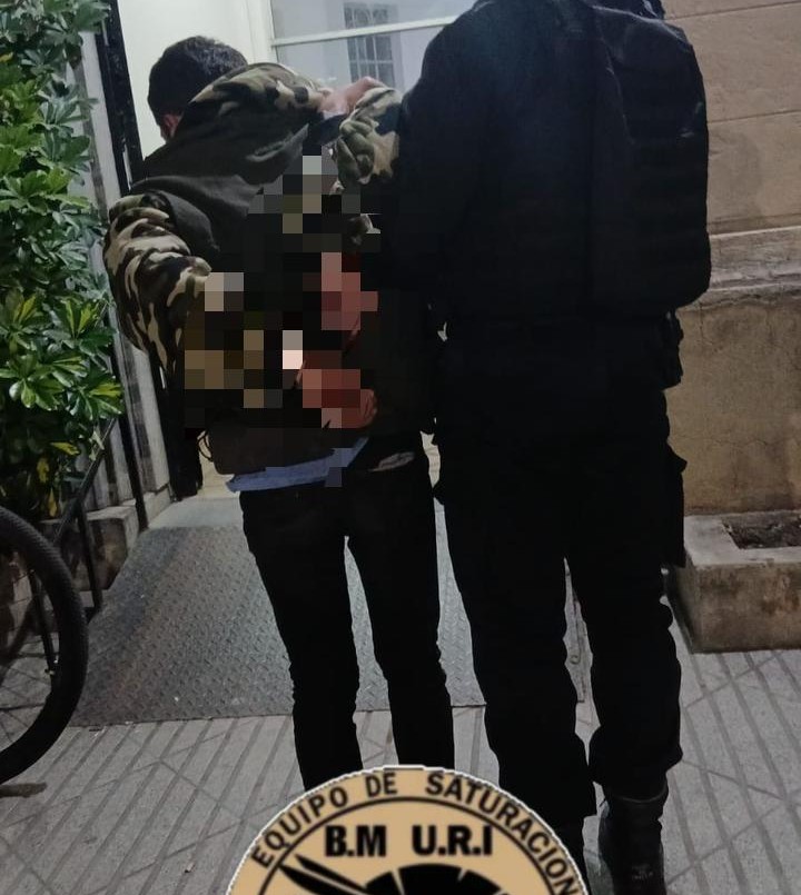Lo detuvieron mientras intentaba escapar con 10 envoltorios de marihuana | Policiales