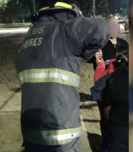 Rescataron a una nena atrapada en una hamaca del Parque Juan de Garay | Noticias