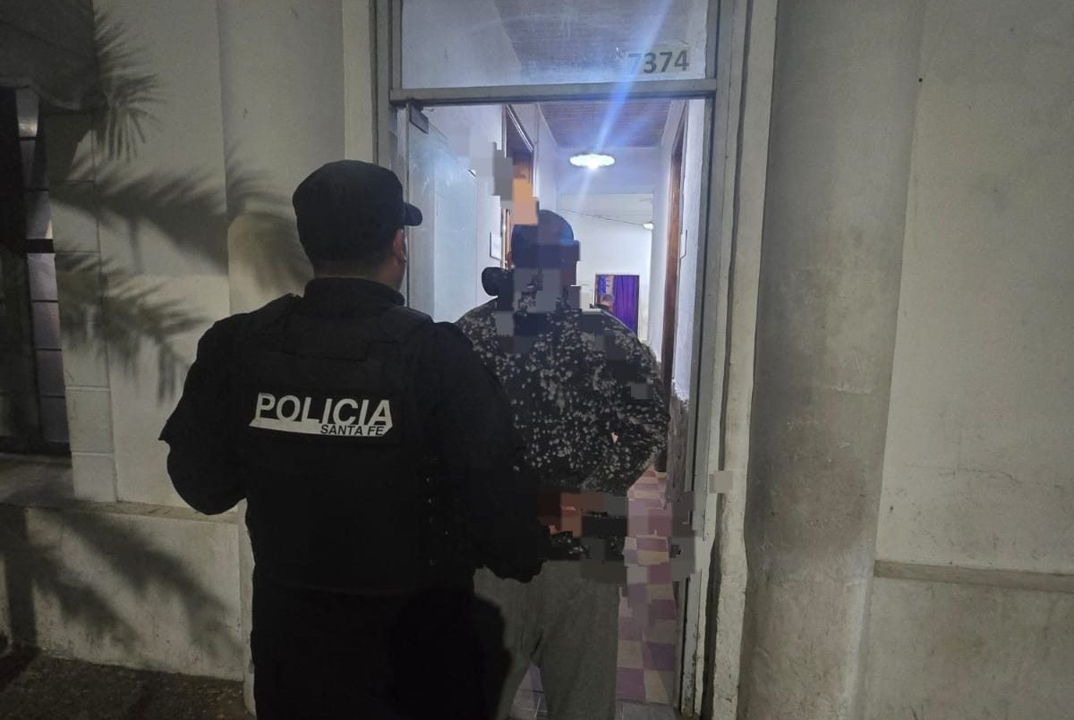 Un delincuente robó a dos mujeres: terminó detenido con un arma blaca en su poder | Policiales