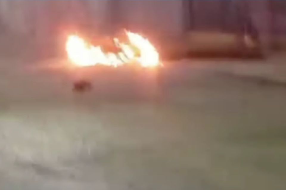 Dos menores chocaron en moto, derraparon y el vehículo se incendió | Noticias
