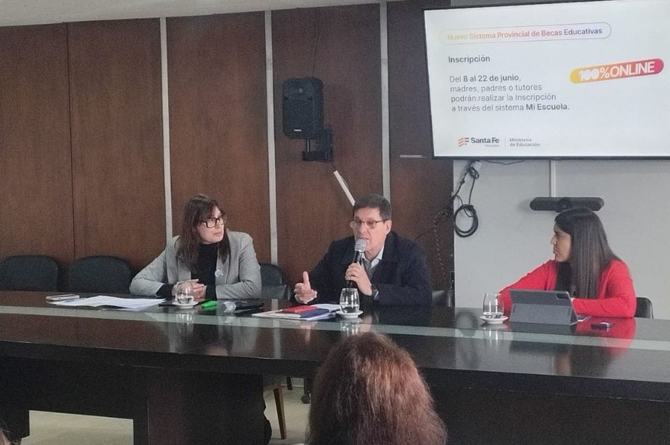 Becas escolares 2026: cómo inscribirse al nuevo sistema de $100.000 mensuales | Información General