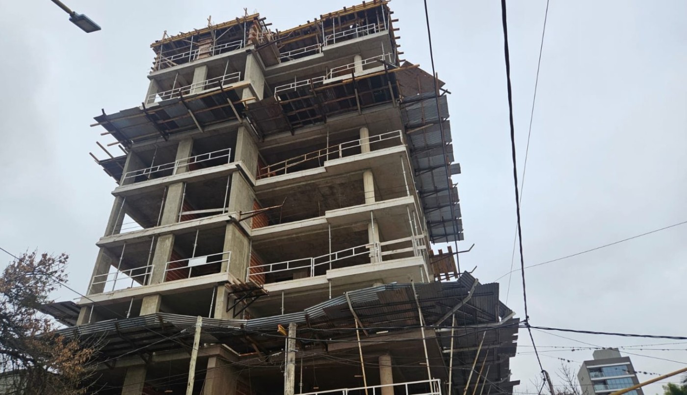 Un obrero cayó desde una obra en construcción en barrio Candioti | Noticias