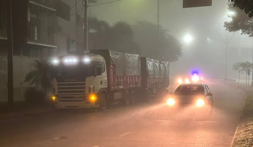 Un camión quedó detenido en avenida Alem y generó complicaciones en el tránsito | Información General