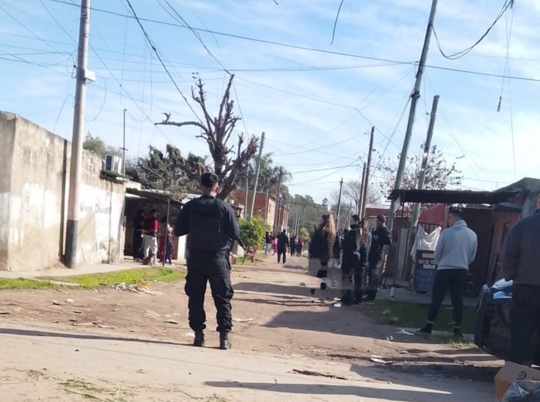 Secuestraron un arma y vainas tras el tiroteo en Villa Hipódromo | Policiales