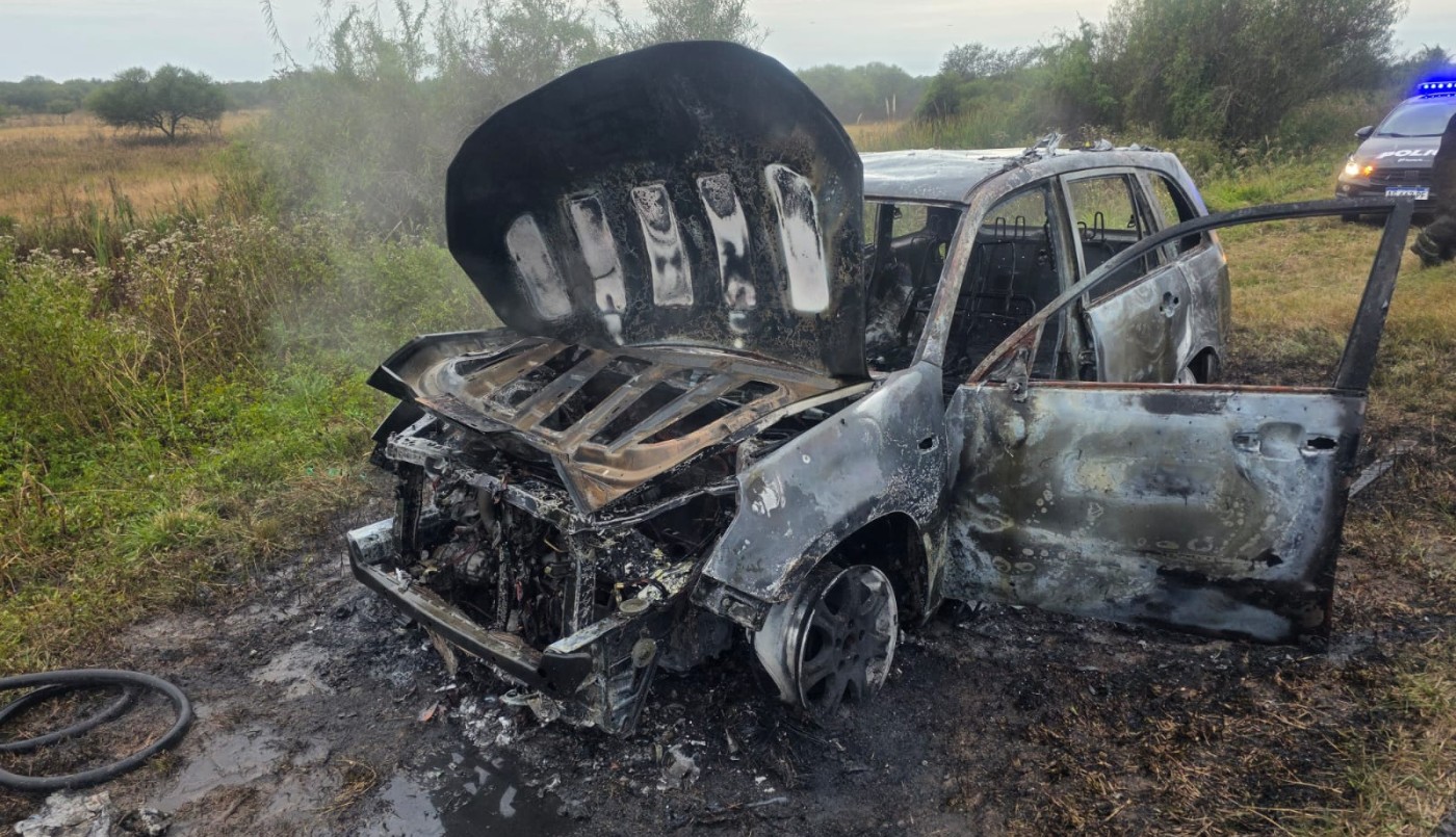 Se incendió un auto en zona rural de Desvío Arijón | Noticias