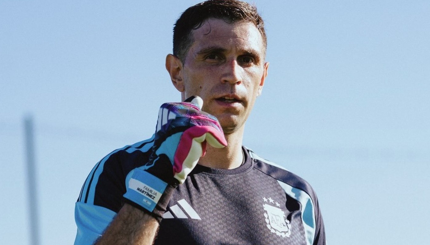 Buena noticia para Scaloni: "Dibu" Martínez entrenó con el guante derecho por primera vez | Deportes
