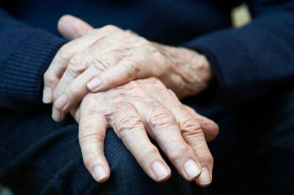 ¿Qué es el Parkinson?: los síntomas del trastorno que padecía el Indio Solari | Salud