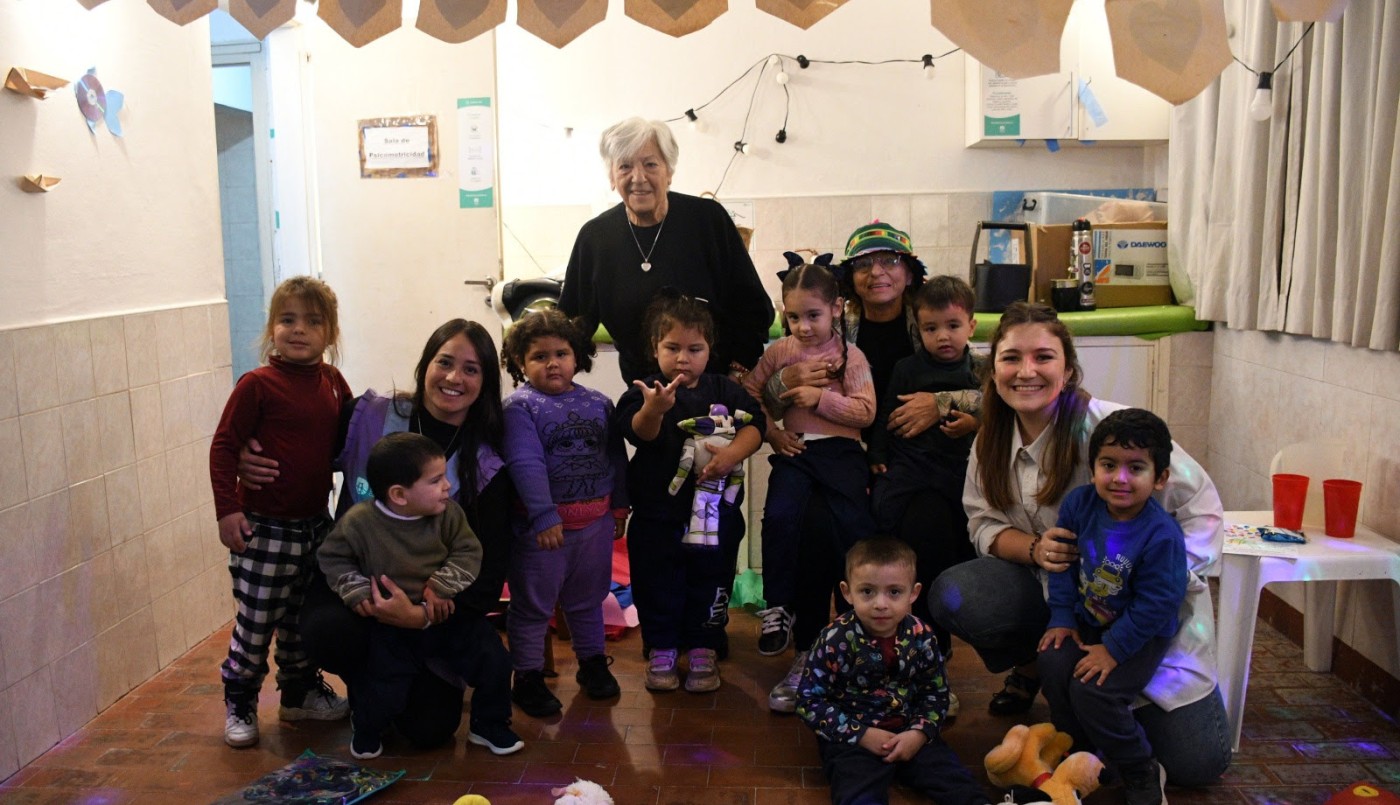 El programa “Abuelos Cuentacuentos” cerró su primera ronda en los Jardines Municipales | Noticias