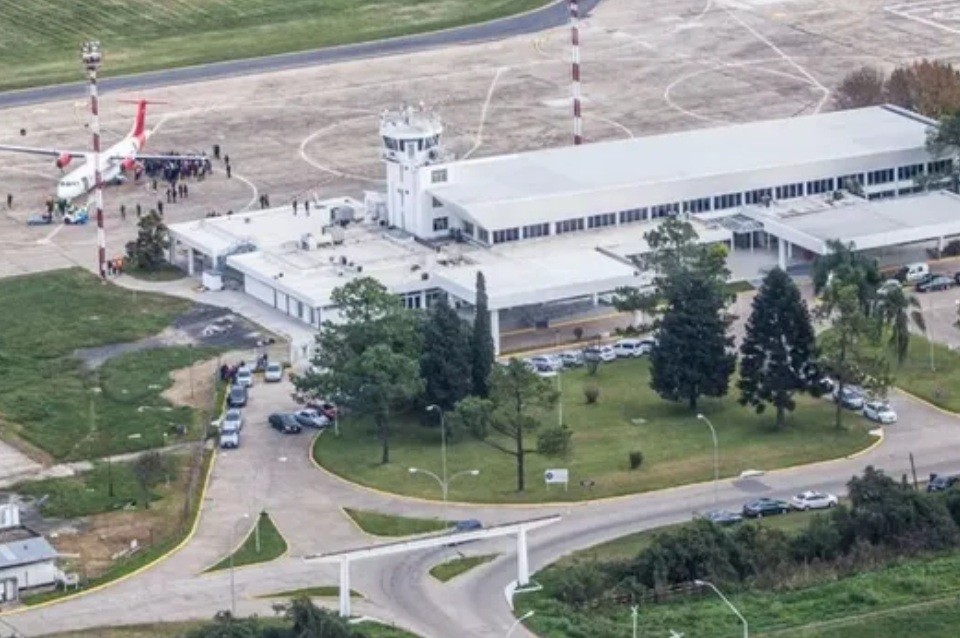 El aeropuerto de Sauce Viejo cumplió 70 años y avanza en su reconversión logística | Información General