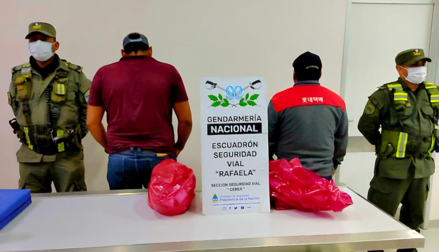 Llevaban más de 180 cápsulas de cocaína en sus cuerpos: debieron ser atendidos en Ceres | Policiales