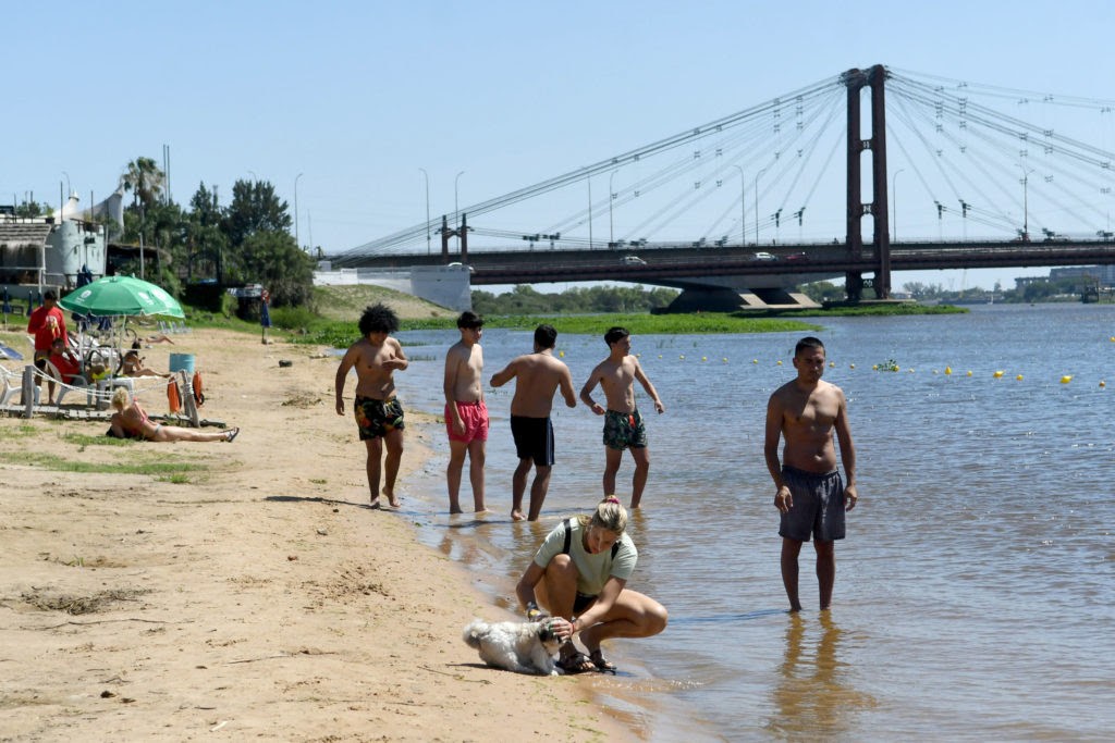 Domingo a puro sol y calor en la ciudad de Santa Fe y región | Información General