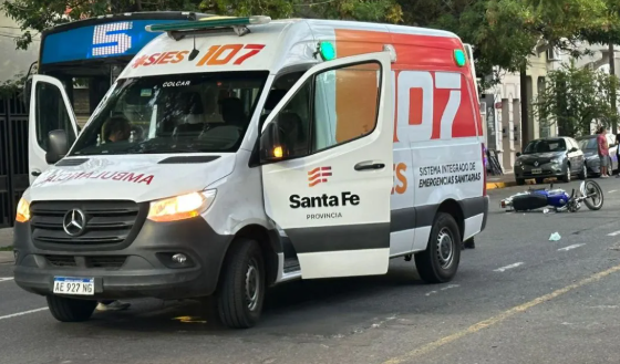 Fatal accidente en el macrocentro de la ciudad: falleció un motociclista tras chocar con un colectivo | Policiales