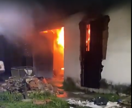 Un incendio destruyó una casa en Barrio Loyola Sur: piden ayuda para la familia afectada | Información General