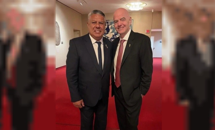 Tapia se mostró con el presidente de la FIFA en medio de la polémica por Milei y Verón | Deportes