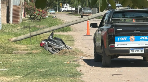 Un motociclista resultó herido tras chocar contra un poste de luz en barrio Liceo Norte | Información General