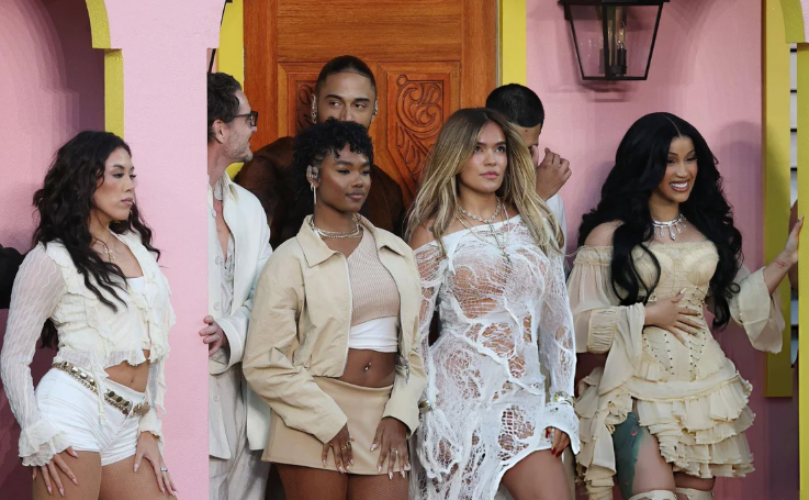 Quiénes fueron los famosos que estuvieron en “La casita” de Bad Bunny durante el Super Bowl | Espectaculos