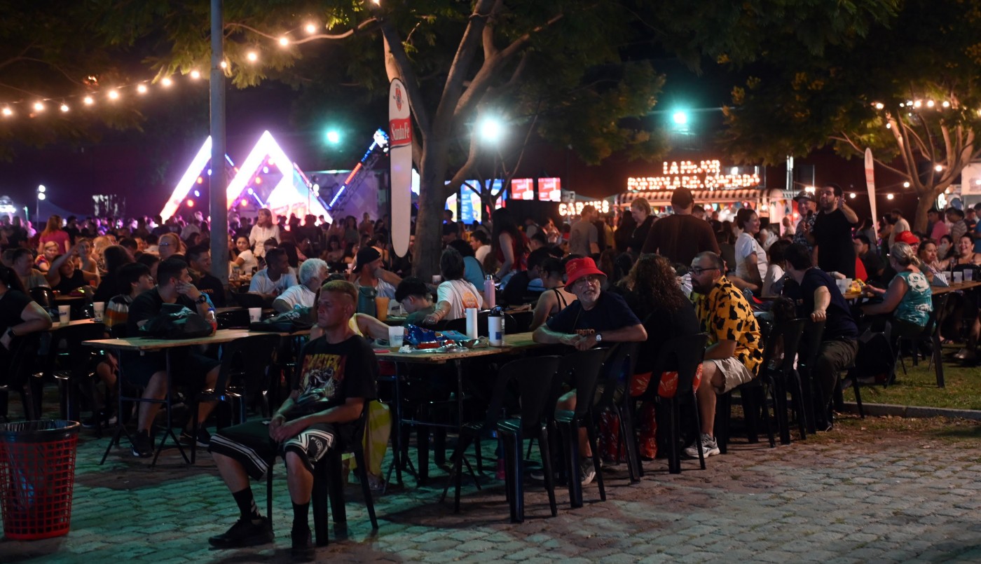 El Brujo Ezequiel cierra la Semana de la Laguna con un gran festival en la Costanera | Espectaculos