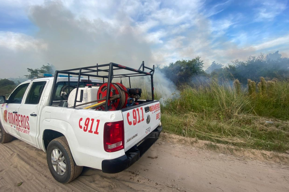 Fin de semana con múltiples incendios de pastizales en Santa Fe y la región | Información General