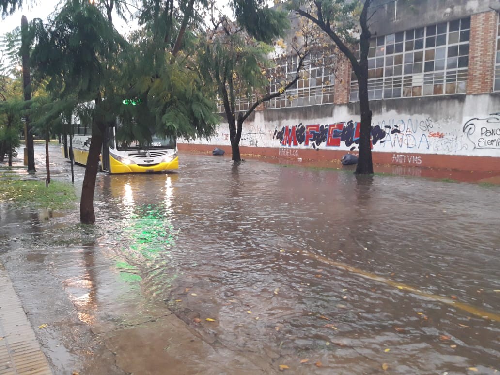 La lluvia complicó a diferentes barrios de Santa Fe | Noticias