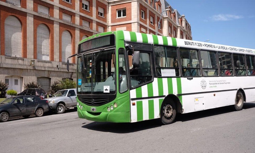 La UTA ratificó el paro de colectivos para este viernes en todo el interior del país | Noticias