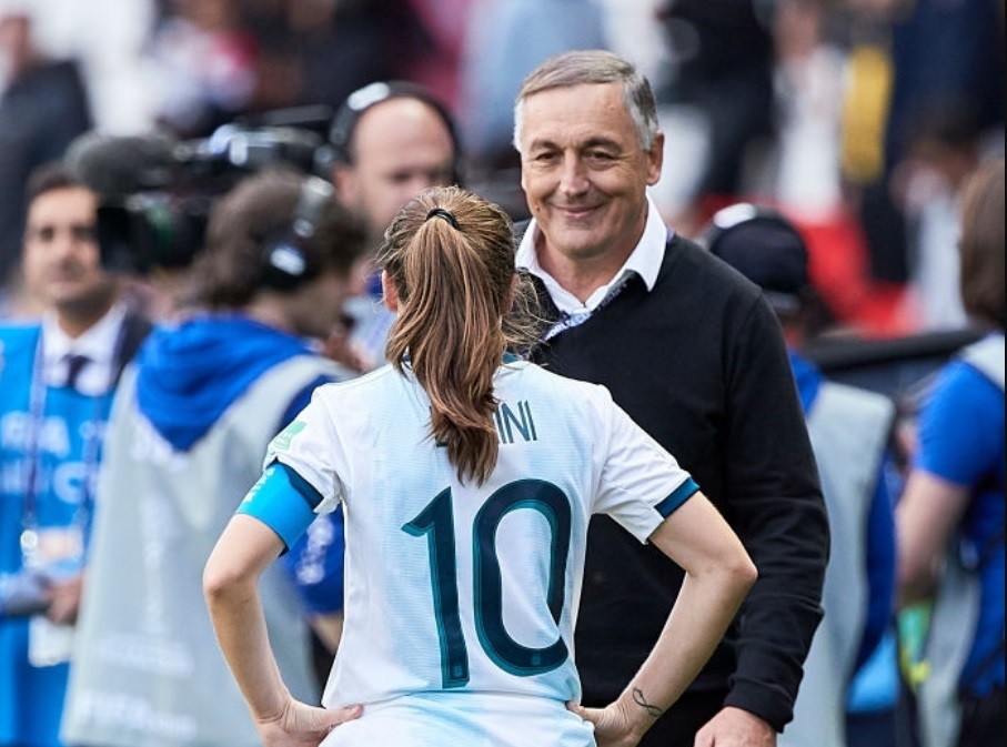 Selección femenina: el DT argentino no convocó a la capitana y estalló la interna | Deportes