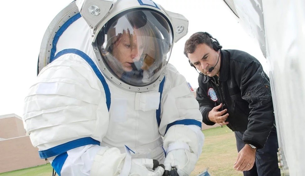 El argentino que trabaja en la NASA diseña el traje para volver a la Luna en 2024 | Noticias