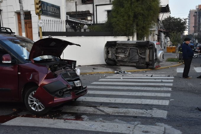 Violento choque de dos vehículos en Urquiza y Crespo | Noticias