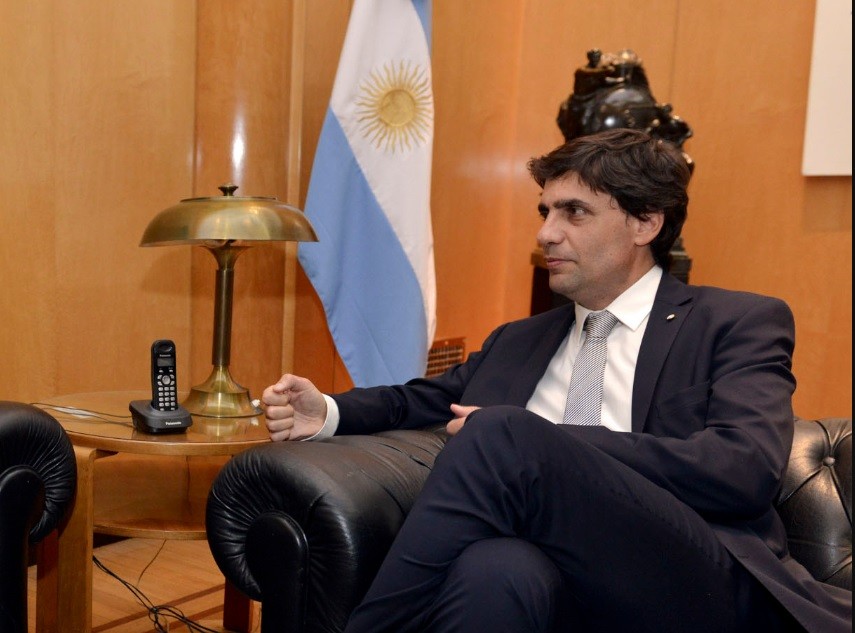 Lacunza: "No permitiremos una corrida irracional, para eso están las reservas" | Noticias