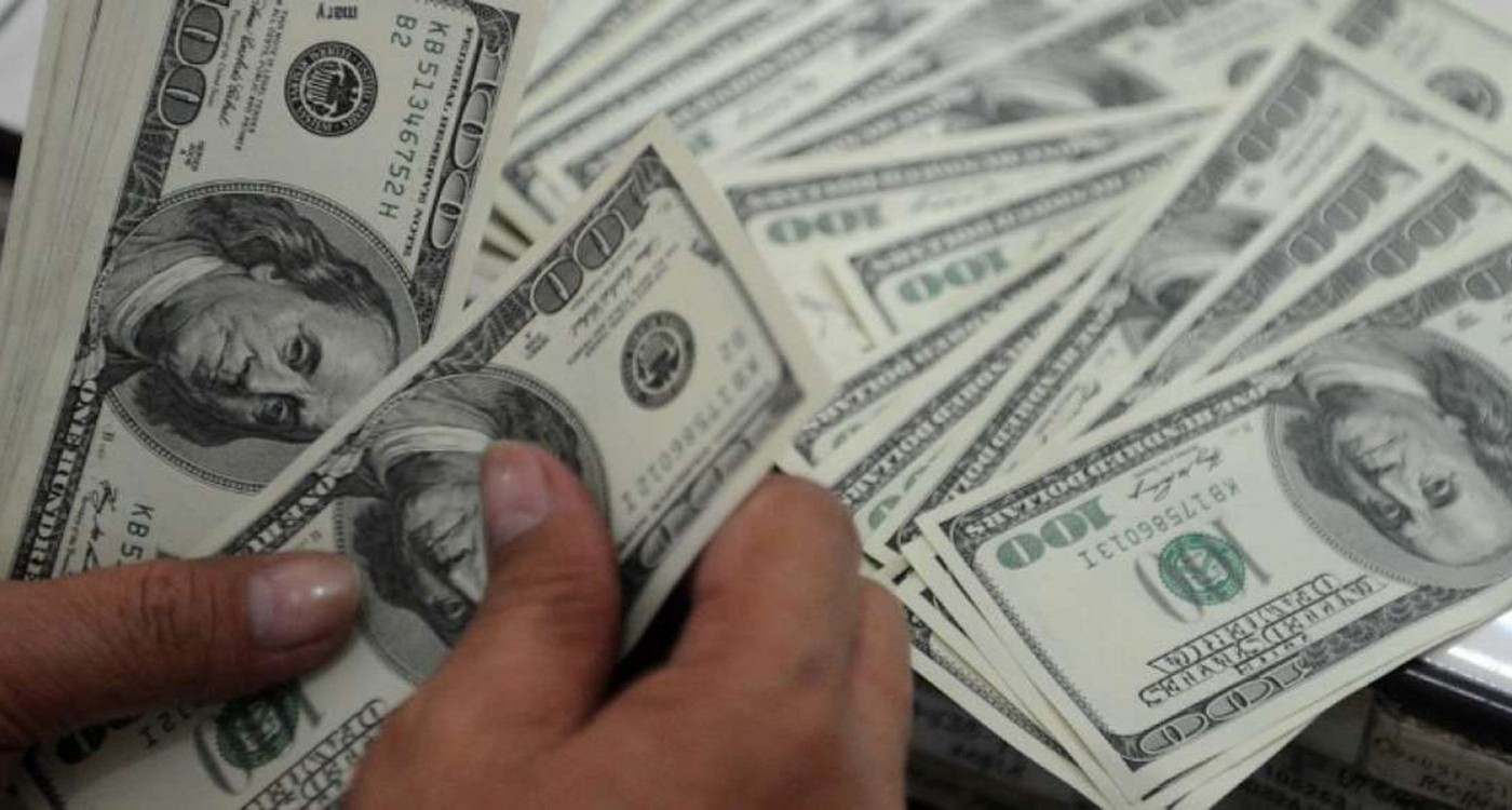 Tras las medidas, el dólar cerró a $57 | Noticias