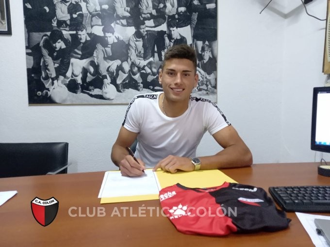 Pierotti firmó su primer contrato profesional como jugador de Colón | Deportes