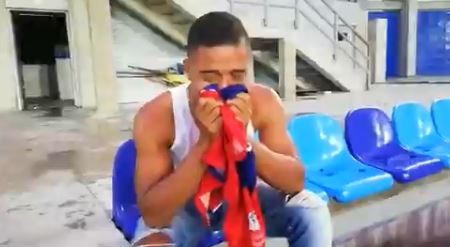 Video: el hincha colombiano que llora desconsolado por la crisis del Unión Magdalena | Deportes