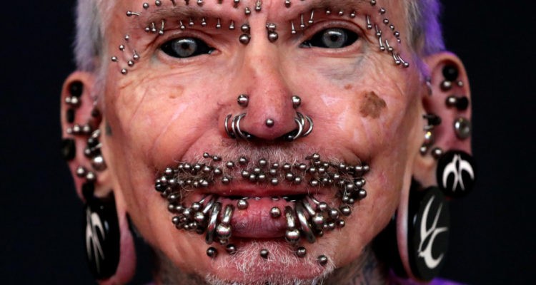 El hombre que tiene 450 piercings, incluido 278 en los genitales | Información General