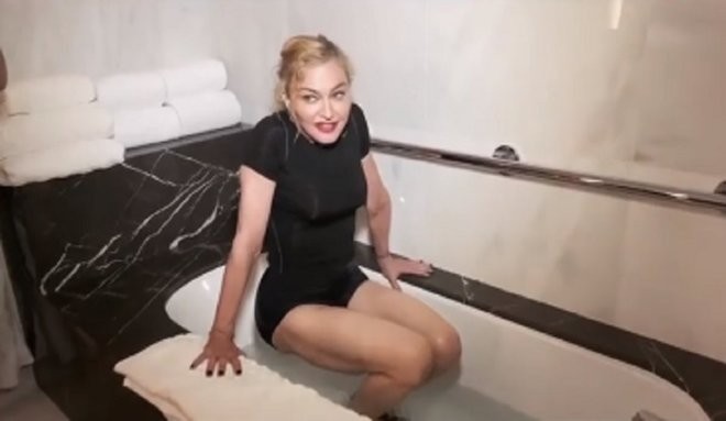 El video con los secretos de belleza de Madonna: baño de agua helada y toma su propia orina | Espectaculos