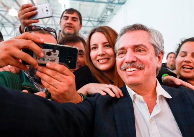 Madrugada de redes sociales de Alberto Fernández: conversó con usuarios de Twitter | Noticias