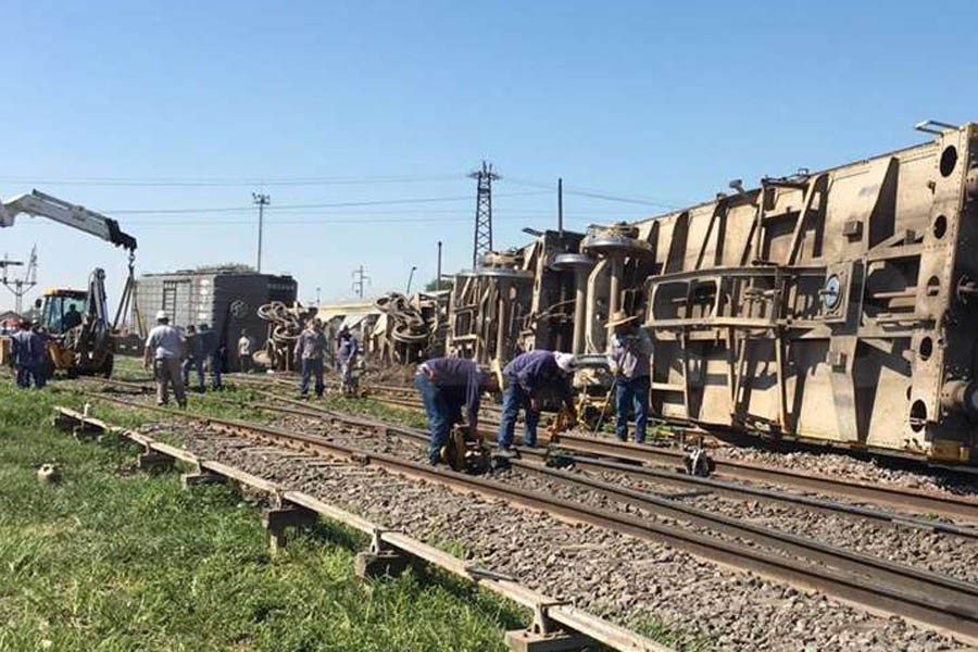 Se dilataron las vías por el calor y volcó una formación | Noticias