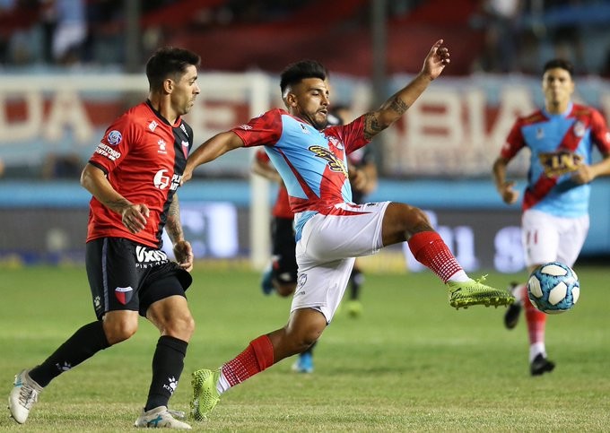 Arsenal también se aprovechó del mal momento de Colón y lo venció 2 a 1 | Deportes