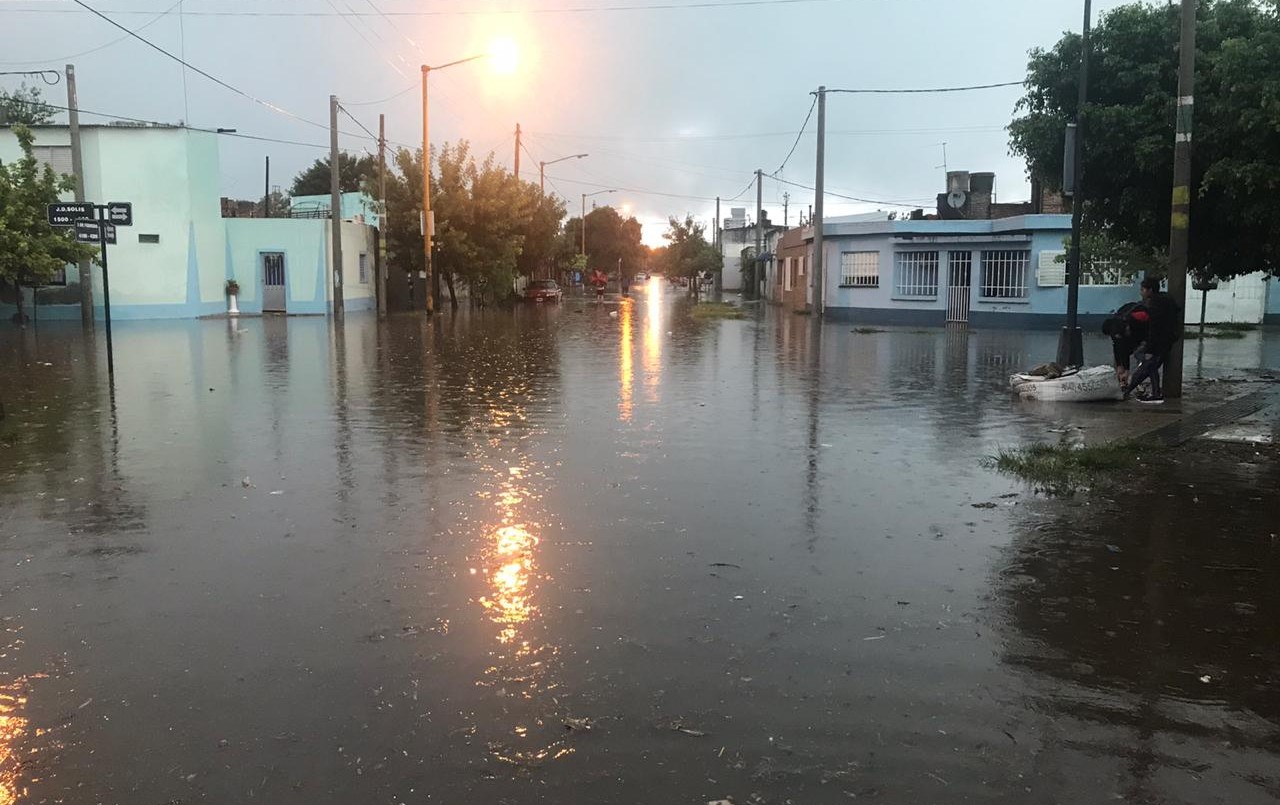 Pasados por agua: Más de 100 milímetros, anegamientos de calles y árboles caídos | Noticias